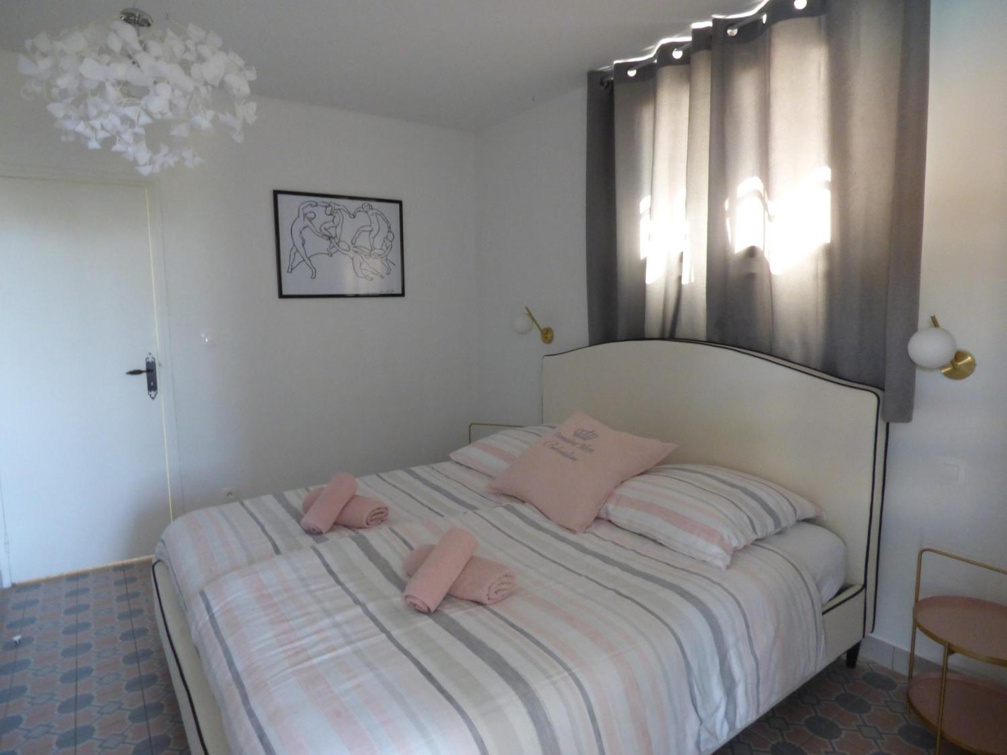 Holiday home Pool House Matisse In Large Park With Heated Pool